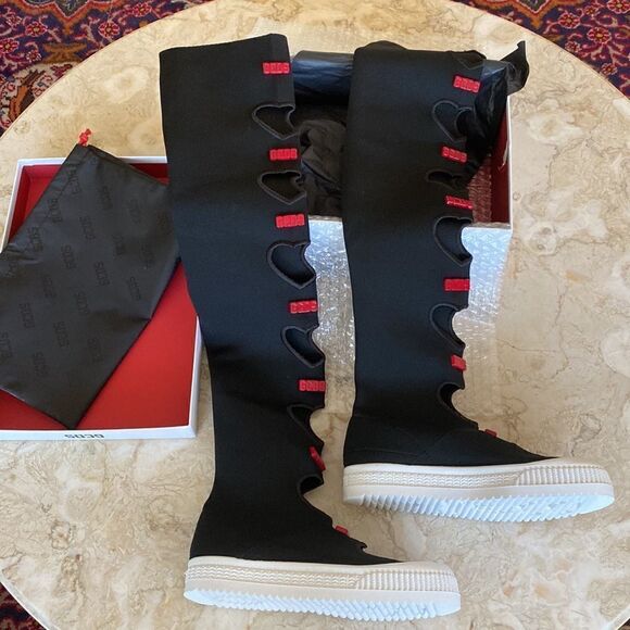 NIB ! GCDS Thigh-High Sneaker Boots Heart Cut Out Made in Italy - Picture 7 of 13